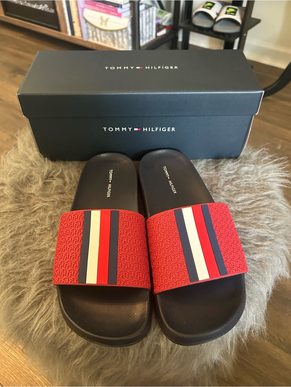 Tommy Hilfiger sz8 Red Women’s Slide Sandals with Signature Tricolor Stripe